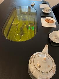 Tavolo in rovere con pista dei cavalli