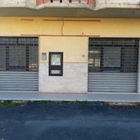 Locale commerciale negozio magazzino ufficio