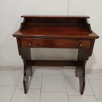 Scrittoio Antico, Alzatina con Tiretto.