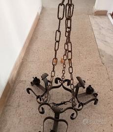Lampadario in ferro battuto 