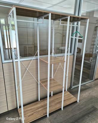 Stand Appendiabiti / Armadio Aperto