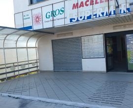 Locale commerciale adibito a supermercato