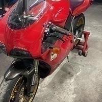 Ducati 748 s