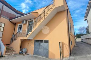 CASA SEMINDIPENDENTE A FROSINONE