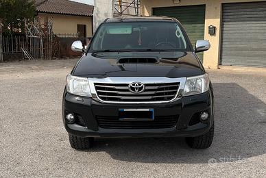 Toyota Hilux 3.0 D-4D aut.4WD 4p. DC Stylex