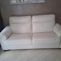Divano in pelle bianco