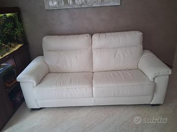 Divano in pelle bianco