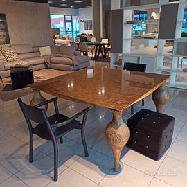 Tavolo foglia oro in expo