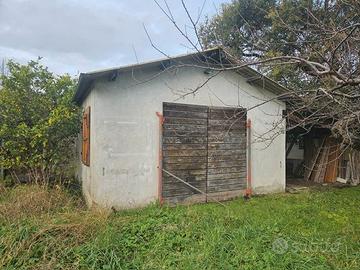 Magazzino con terreno