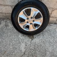 Cerchio in lega con gomma originale Dacia