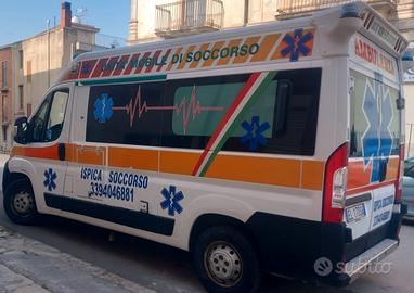 Ambulanza motore messo a nuovo
