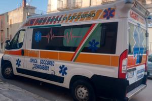 Ambulanza motore messo a nuovo