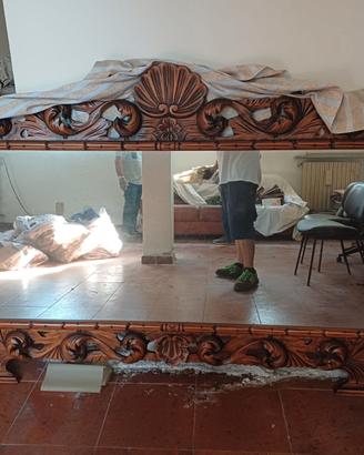 Specchio grande con cornice in legno