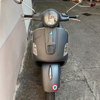 Vespa gts 300