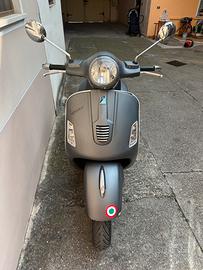 Vespa gts 300