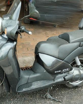 Aprilia Scarabeo 200 benzina