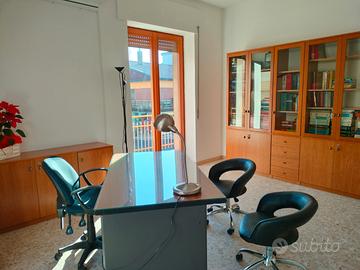 Stanza per medici e nutrizionisti studio Telese T