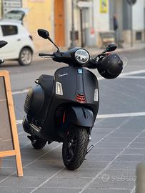Vespa GTS Sport 300 sport come nuova