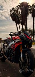 aprilia tuono v4