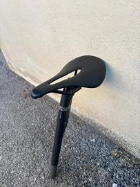sella e reggisella in carbonio per bicicletta