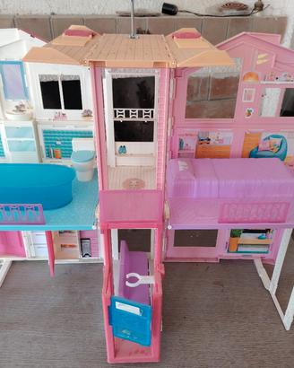 casa di barbie a 2 piani