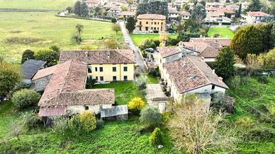 CASA DI CORTE A BRESCIA