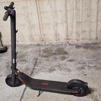Monopattino elettrico Ninebot E25E