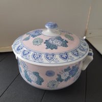 Ciotola con coperchio