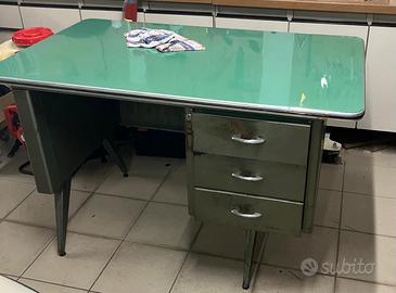 Scrivania industriale in metallo anni 50/60
