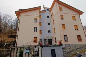 Immobile in asta di 782 m² con più di 5 locali a R