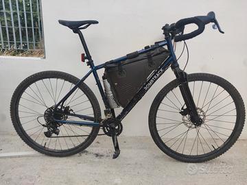 BOMBTRACK BEYOND SUS mis. L gravel monster 