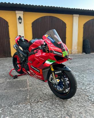 Ducati Panigale v4s 2023