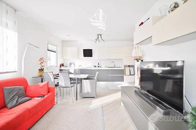 Bilocale con balcone completamente ristrutturato a