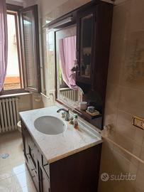 Mobile bagno con rubinetteria