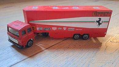 Modellino Autotrasportatore Ferrari Iveco anni'70 