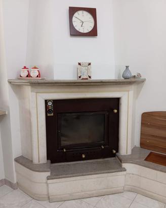 Rivestimento camino in marmo