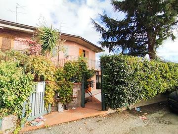 Villa Indipendente con giardino