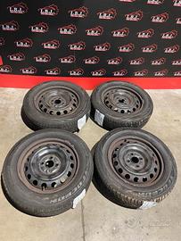 Cerchi in ferro con gomme Toyota Yaris