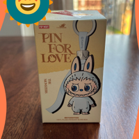 Labubu the Monster Pin for love, NEW, portachiavi