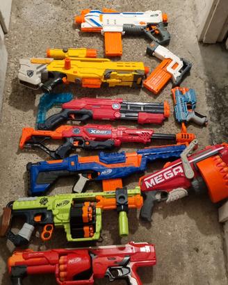 Lotto Nerf 21 pistole e fucili con tanti accessori