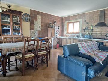 PORZIONE DI BIFAMILIARE A SALISANO