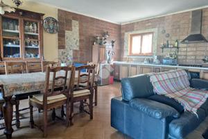 PORZIONE DI BIFAMILIARE A SALISANO