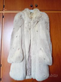 pelliccia di volpe bianca