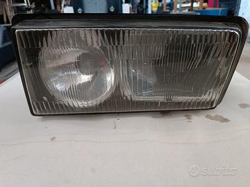 Faro sin. Lancia Gamma 2.0 berlina 