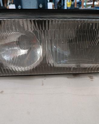 Faro sin. Lancia Gamma 2.0 berlina 