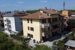 Appartamento recente con terrazzo e 3 posti auto