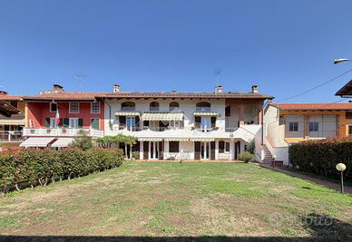 CASA SEMINDIPENDENTE A STRAMBINO