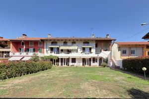 CASA SEMINDIPENDENTE A STRAMBINO