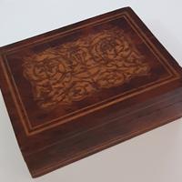 Antica Scatola in Legno noce vintage decorata