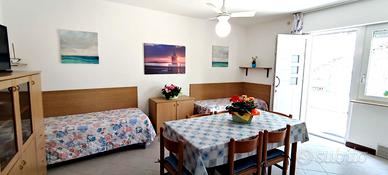 Bilocale spazioso, zona centrale, 150 mt spiaggia